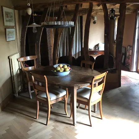 Les Forieres Homestay *